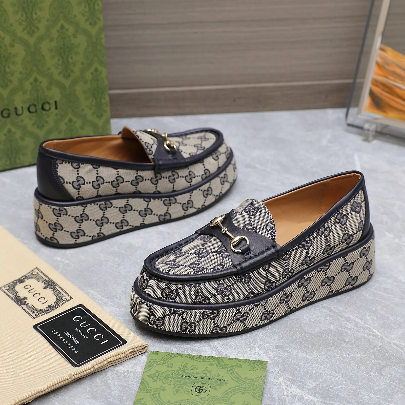 👟👟Ex-factory price 680👟👟 ⚡️The highest version 🔥🔥🔥💯💯💯 ⚡️2024 counter latest model ⚠️original replica ⚡️ Gucci’s latest popular wedge platform shoes - available simultaneously at counters Authentic European style, perfect on the feet💃💃When worn with this shoe, it is elegant and crystal clear. Regardless of the materials of the accessories, they are all customized 1:1. You must go to get the original version. The entire series is full of exciting and beautiful elements. ❶ Upper: cowhide/double G embroidered texture ❷ Inner lining: sheepskin ❸ Feet: sheepskin ❹Outsole: Imported from Italy ❺ Water platform height: 3.5CM in front and 5.5CM in back ❻Packaging: Original full set of packaging ❼Number of codes: 35-42 (40.41.42 customization is not returnable)